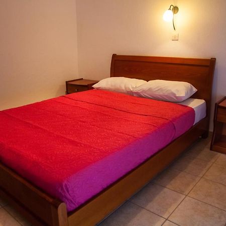 Hotel Adonis Kryopigi Exteriör bild